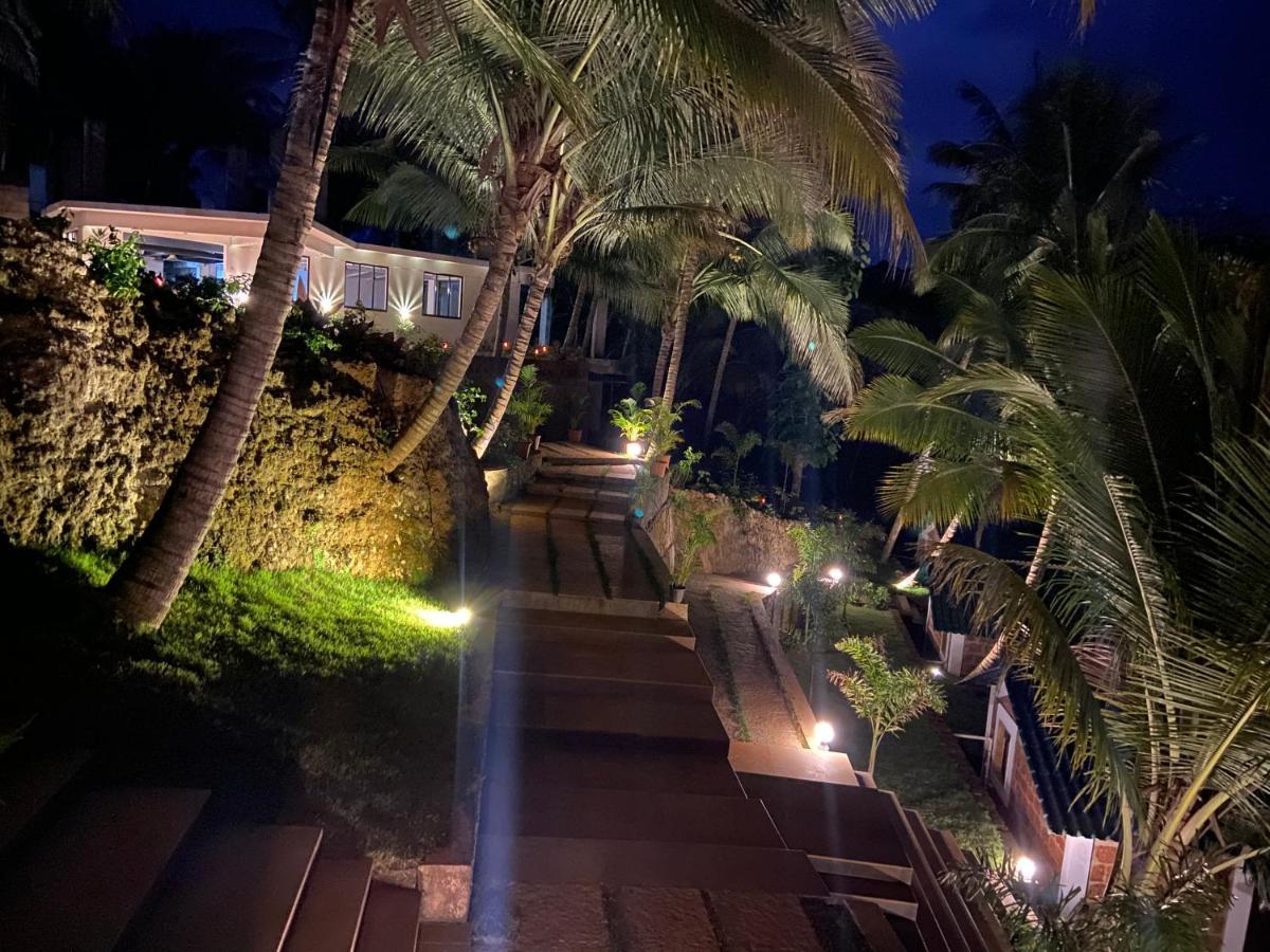 Atmani Waterfront Resort Cola Eksteriør bilde